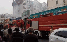 突發(fā)！青島一居民樓發(fā)生爆燃！已造1人死亡，7人受傷！3公里外有震感…