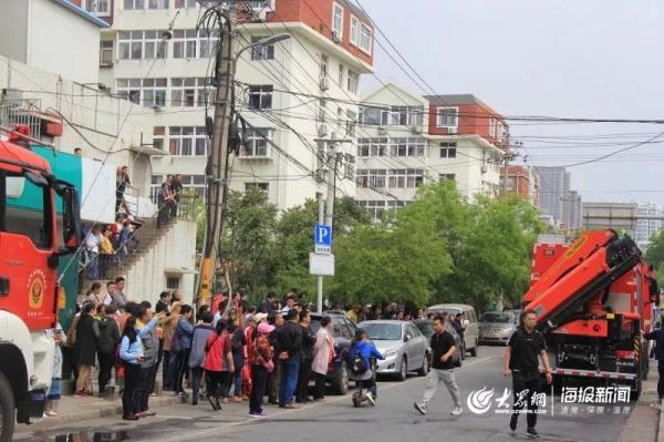 突發(fā)！青島一居民樓發(fā)生爆燃！已造1人死亡，7人受傷！3公里外有震感…